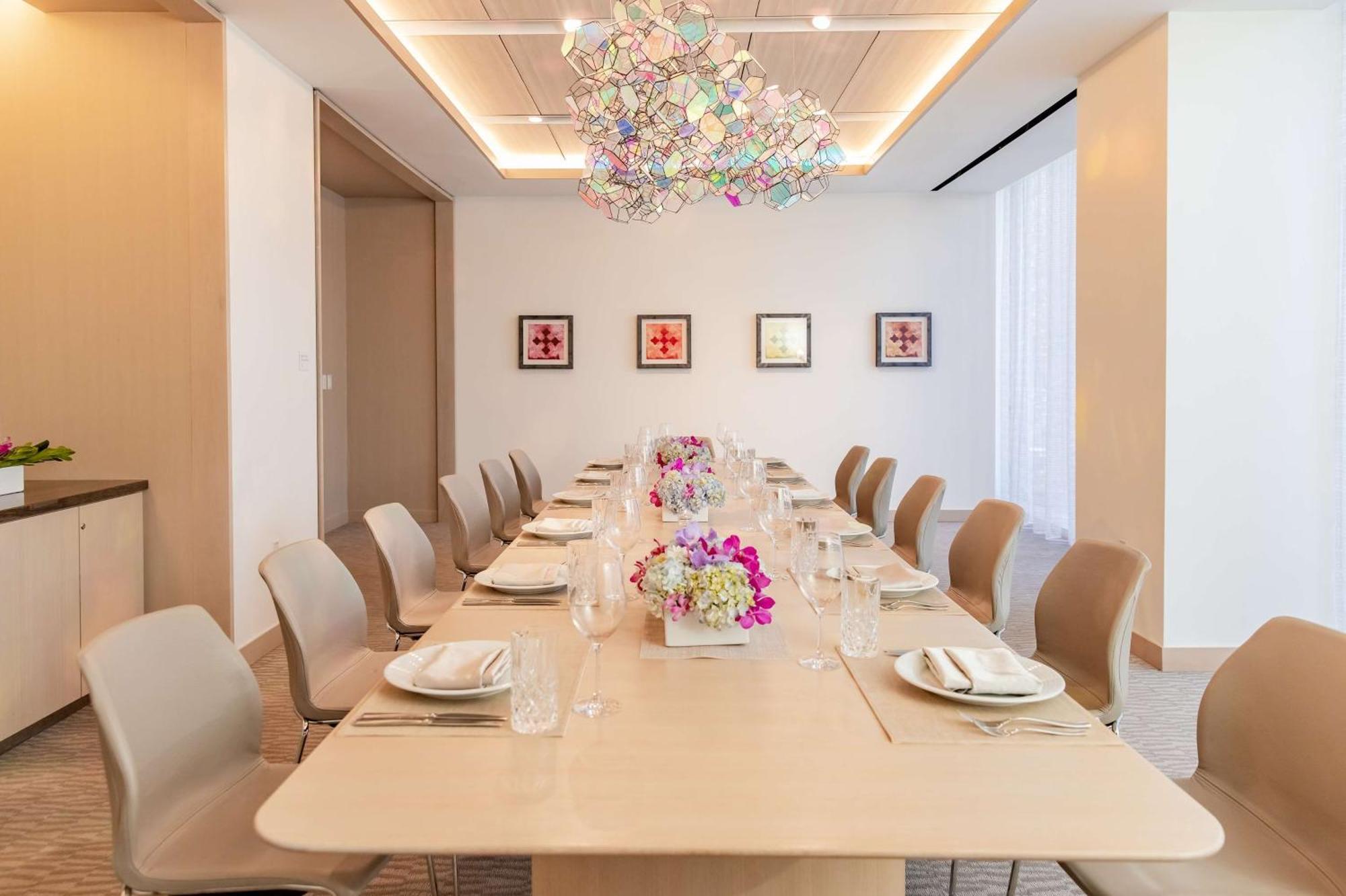 Hall Arts Hotel Dallas, Curio Collection By Hilton Exterior photo