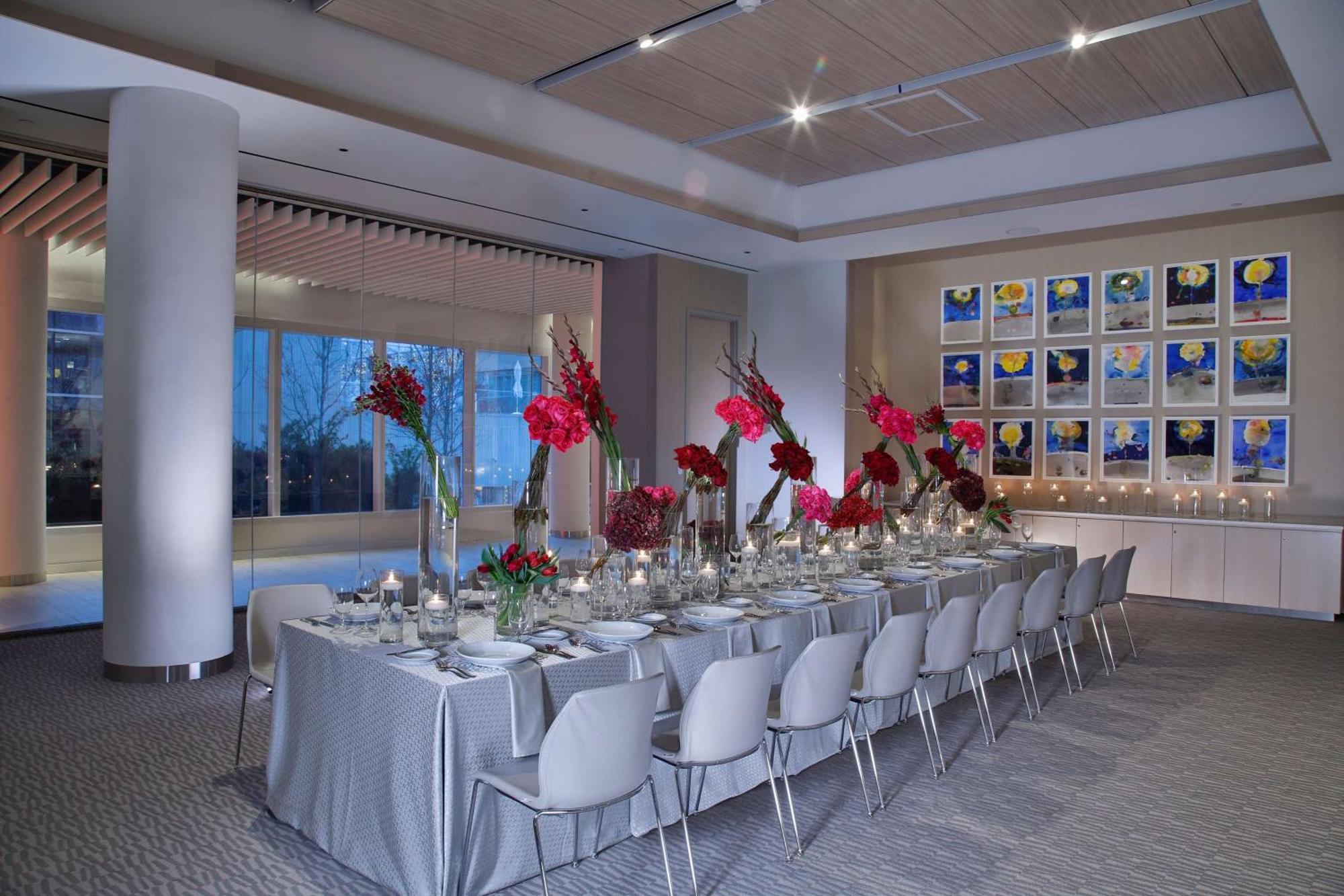 Hall Arts Hotel Dallas, Curio Collection By Hilton Exterior photo