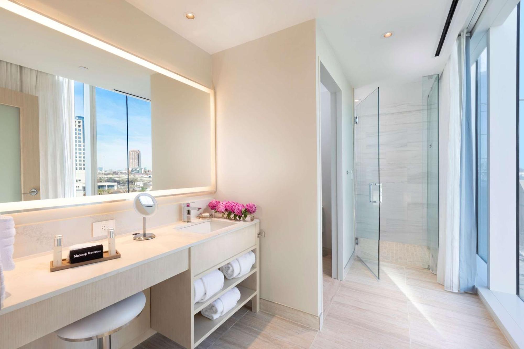 Hall Arts Hotel Dallas, Curio Collection By Hilton Exterior photo