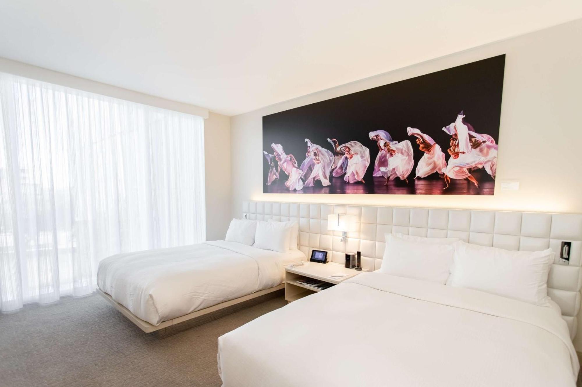 Hall Arts Hotel Dallas, Curio Collection By Hilton Exterior photo
